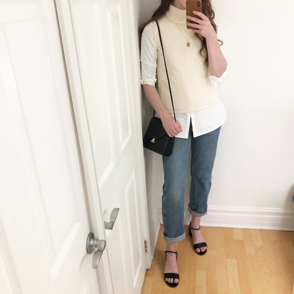 Stunning Parisian Vintage Angora Wool Turtleneck Sweater Vest - Made in Italy - Picture 8 of 9